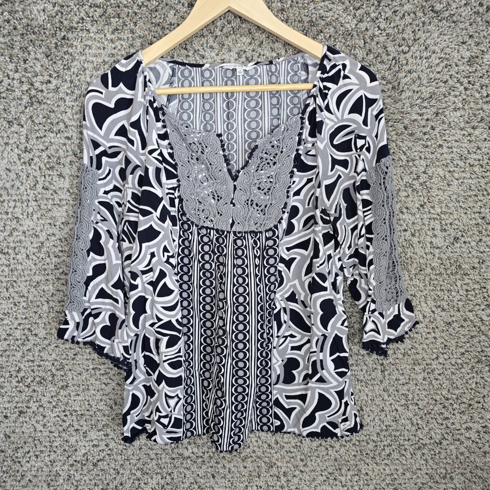 Crown & Ivy Top Womens Small Gray Printed‎ Peasant Blouse V Neck Casual Ladies